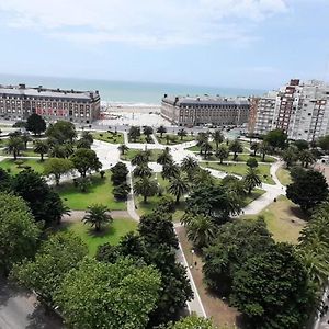 EN EL CORAZON DE LA FELIZ Excelente departamento con estacionamiento gratuito